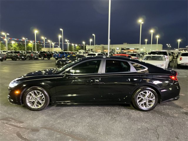 Used 2021 Hyundai Sonata SEL image 2
