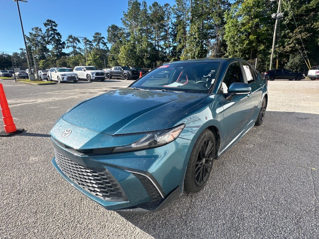 Used 2025 Toyota Camry SE w/ Multimedia Upgrade Package FWD image 3