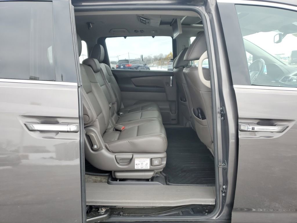Used 2016 Honda Odyssey Touring Elite image 38