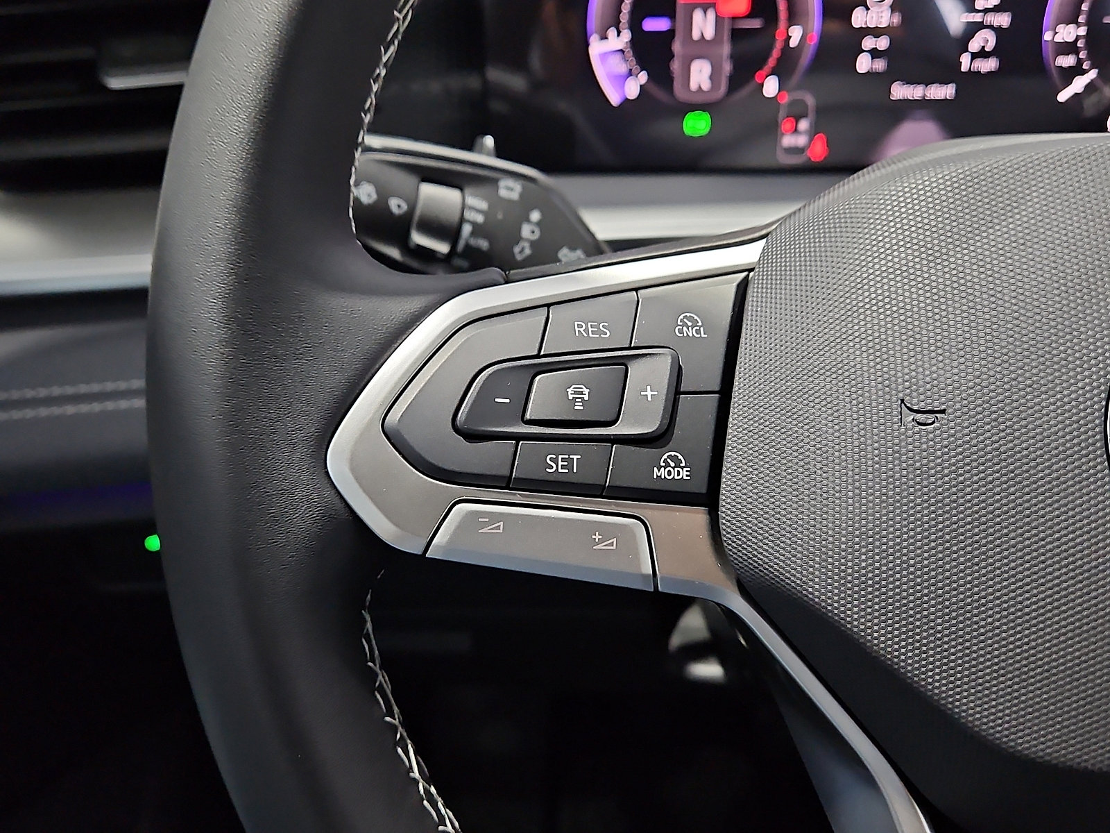 New 2026 Volkswagen Tiguan SE image 19