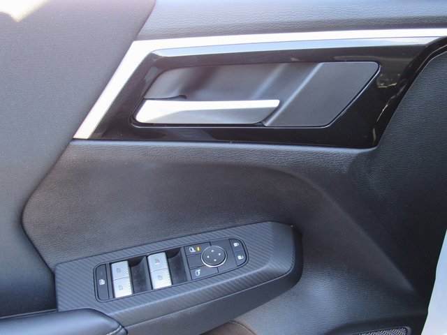 Used 2024 Mitsubishi Outlander ES image 12