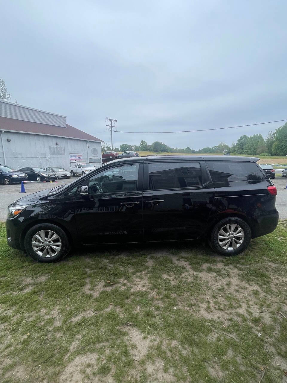 Used 2016 Kia Sedona L FWD image 4
