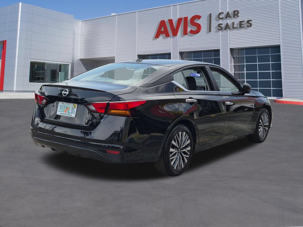 Used 2025 Nissan Altima 2.5 SV FWD image 6
