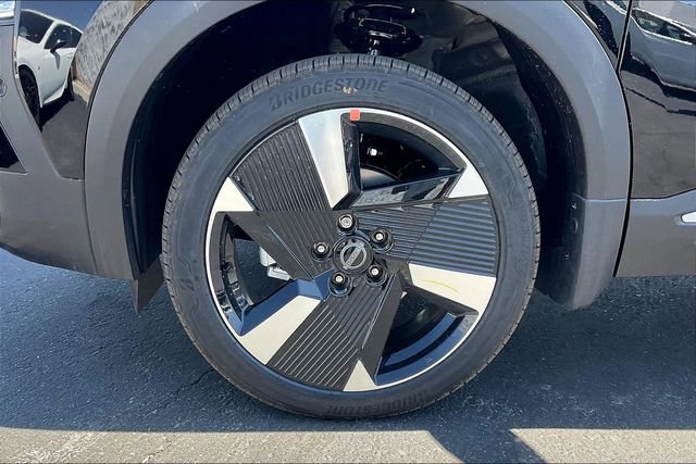 New 2025 Nissan Kicks SR FWD image 9