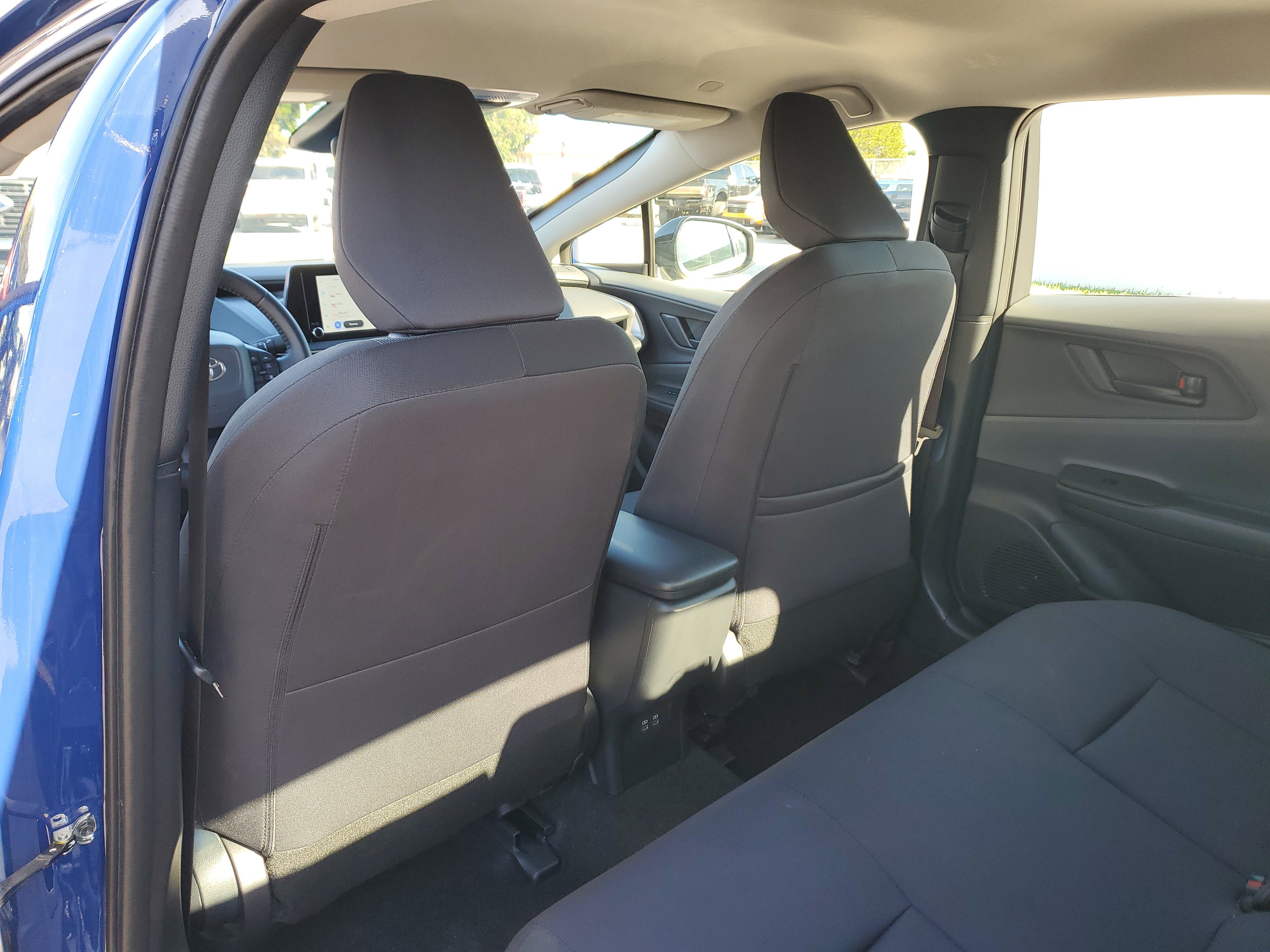 Used 2025 Toyota Prius LE image 9