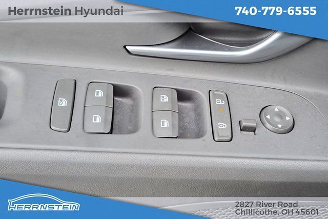 Used 2024 Hyundai Elantra SEL image 17