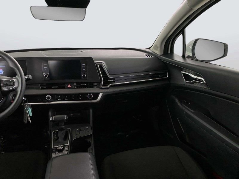 Used 2024 Kia Sportage LX image 27