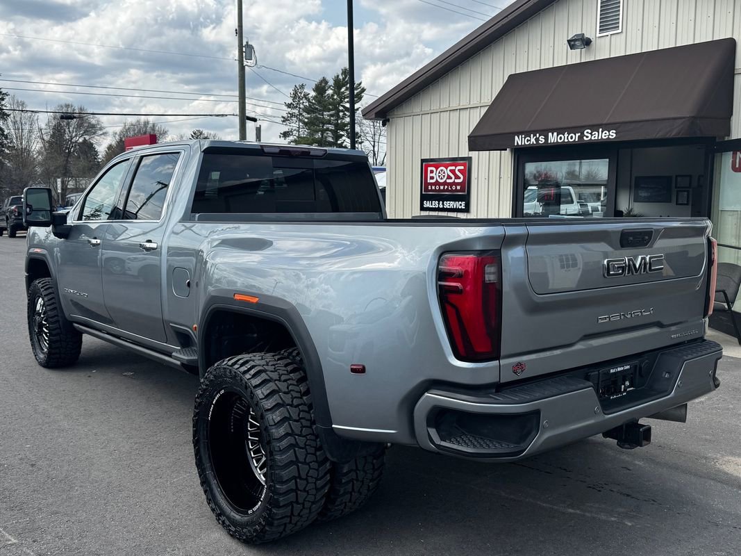 Used 2024 GMC Sierra 3500 Denali Ultimate AWD/4WD image 4