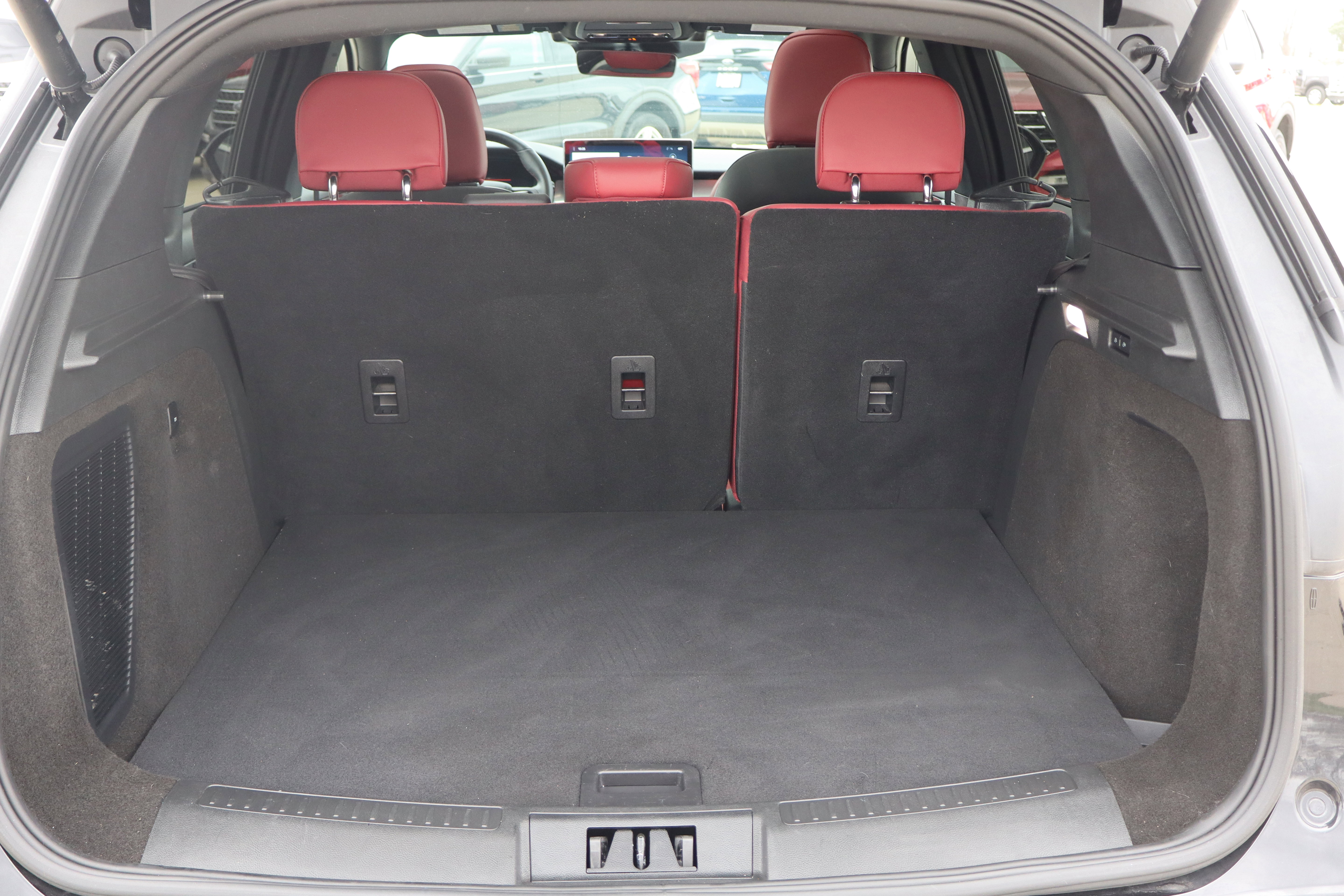 Used 2025 Lincoln Corsair Reserve AWD/4WD image 30