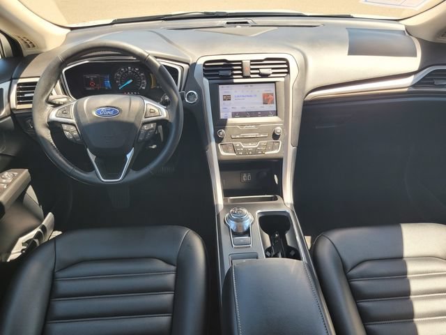 Used 2020 Ford Fusion SEL FWD image 14