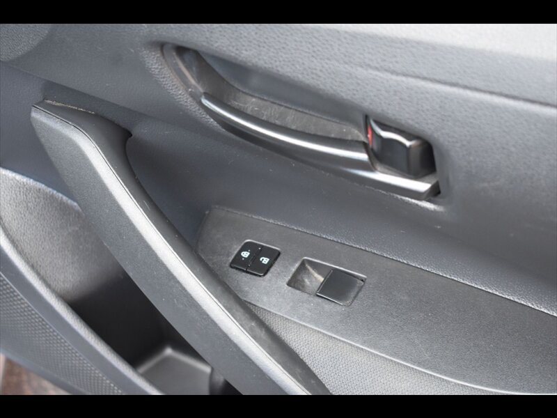 Used 2022 Toyota Corolla LE FWD image 35