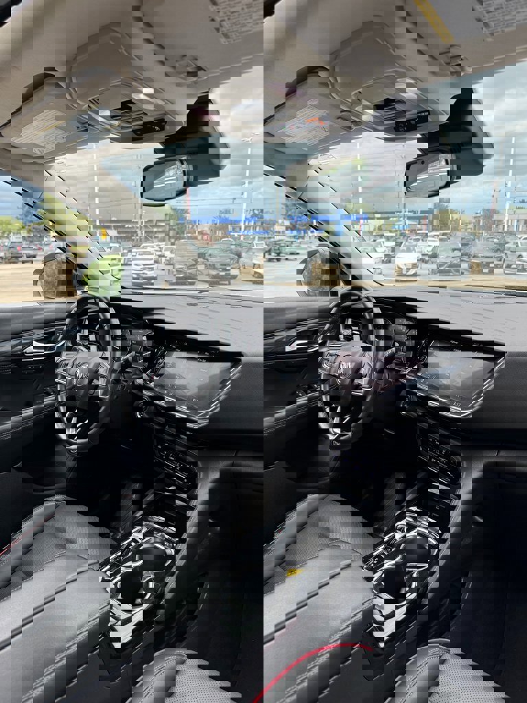 Used 2023 Buick Envision Essence w/ Sport Touring Package image 10