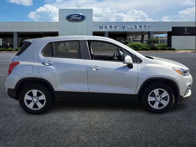 Used 2022 Chevrolet Trax LS w/ Tint and Cruise Package image 6