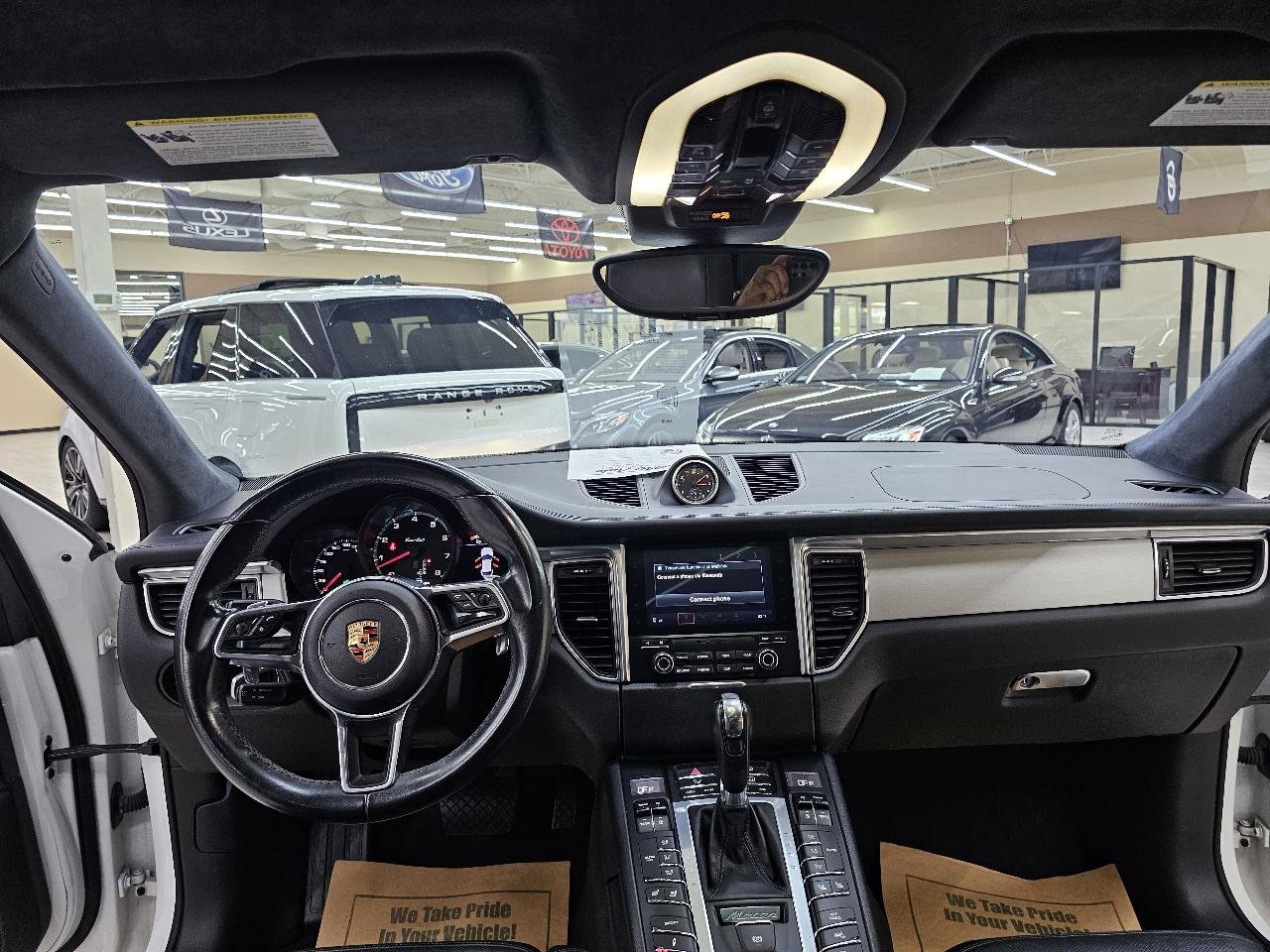 Used 2017 Porsche Macan Turbo AWD/4WD image 29
