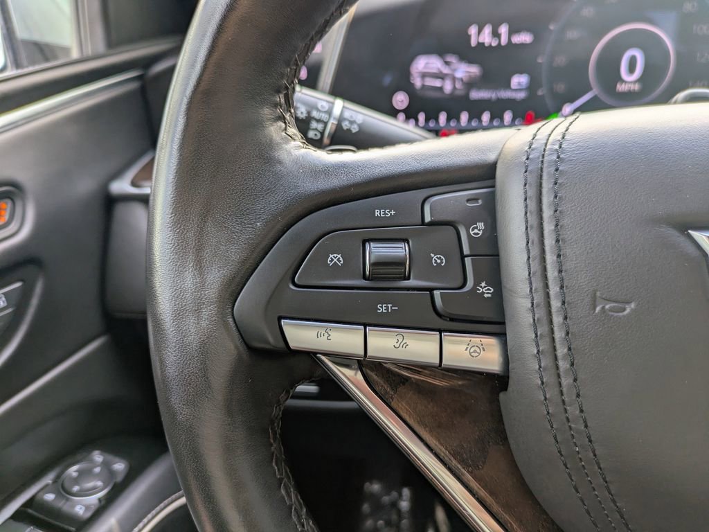 Used 2023 Cadillac Escalade Premium Luxury Platinum image 29