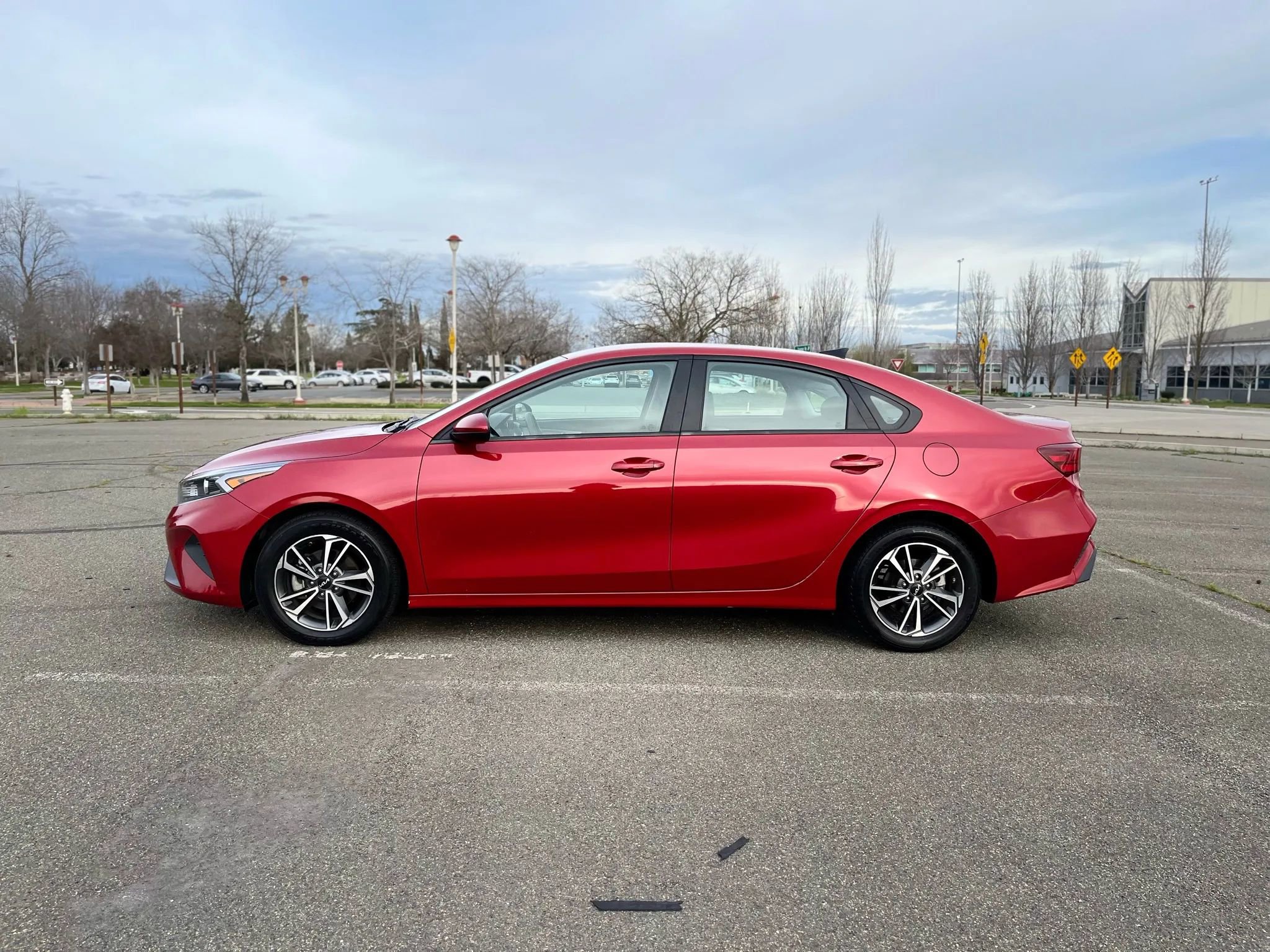 Used 2022 Kia Forte LXS image 8