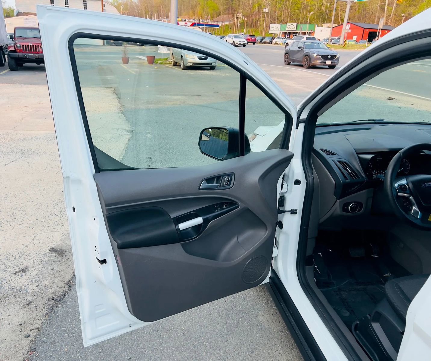 Used 2020 Ford Transit Connect XLT FWD image 15