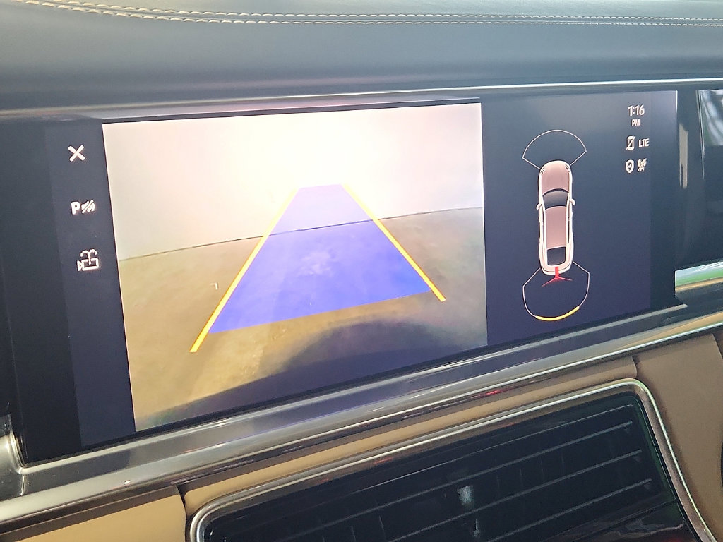 Certified 2023 Porsche Panamera image 18