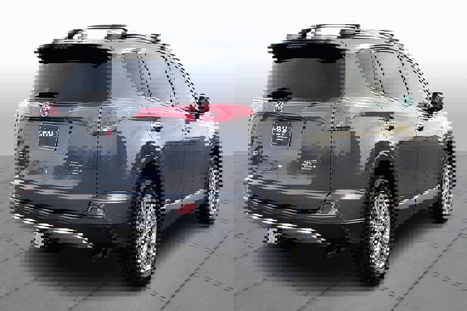 Used 2018 Toyota RAV4 Limited image 12