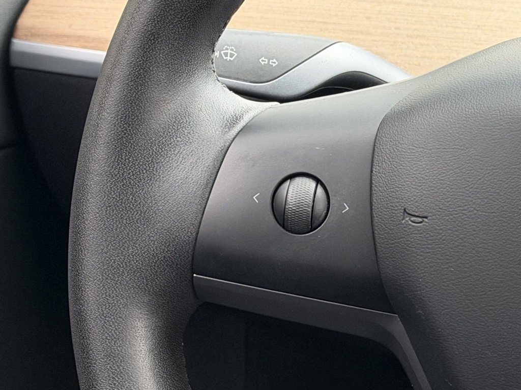 Used 2020 Tesla Model Y Long Range image 44