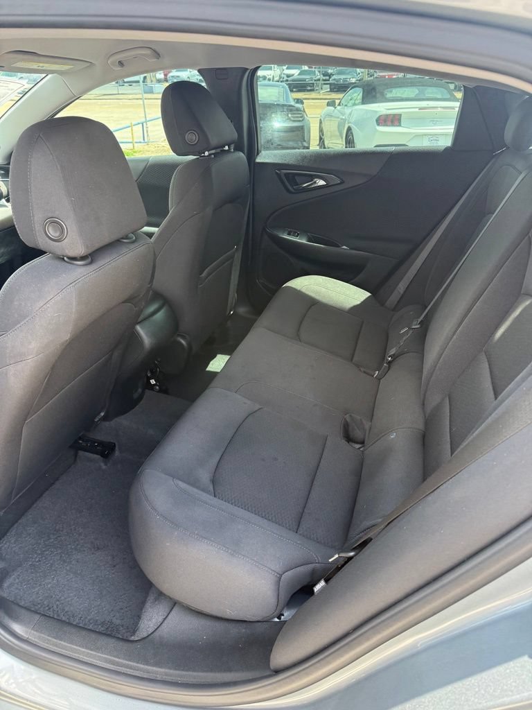 Used 2025 Chevrolet Malibu RS FWD image 23