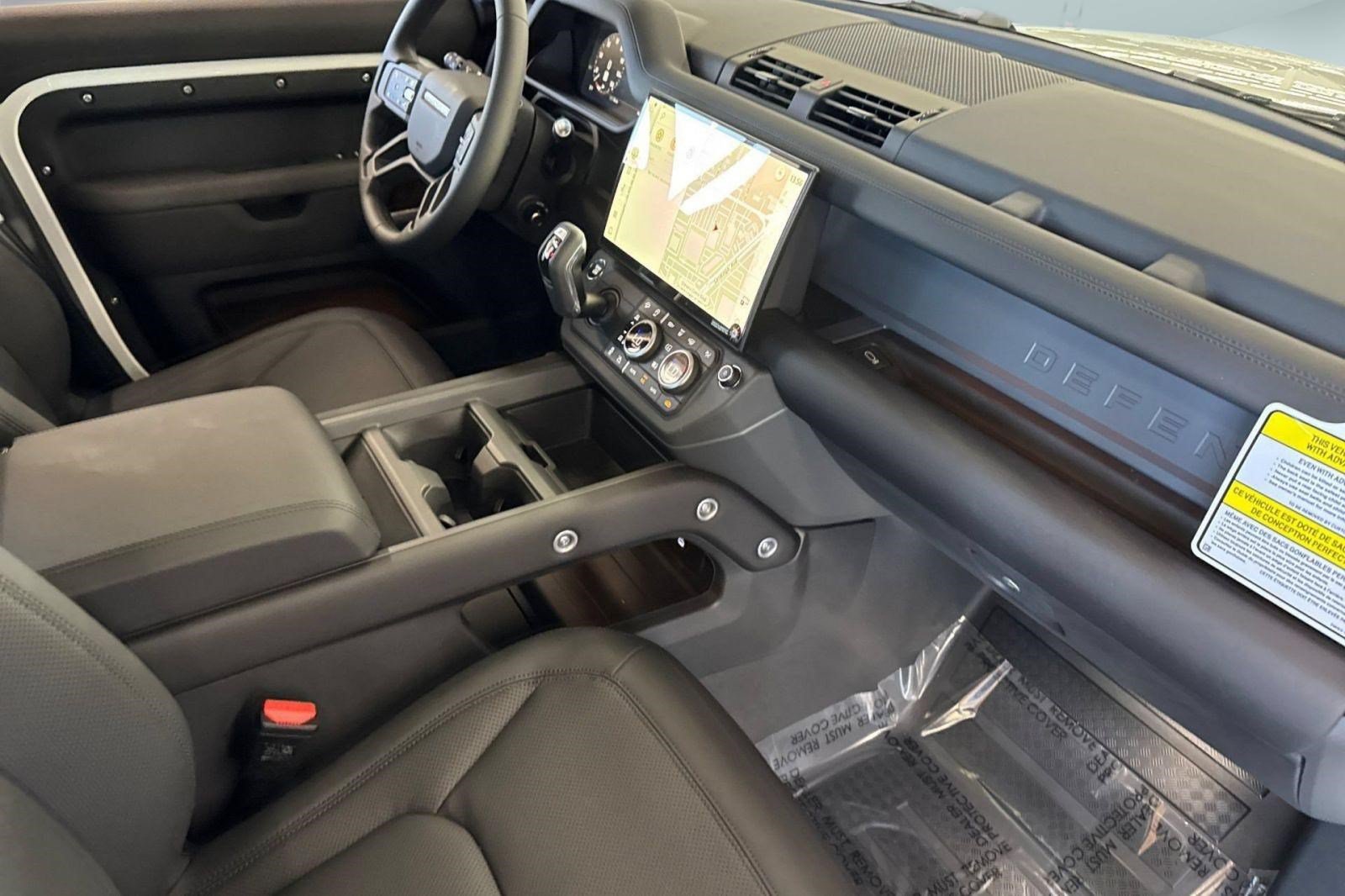 New 2026 Land Rover Defender 110 X-Dynamic SE AWD/4WD image 28