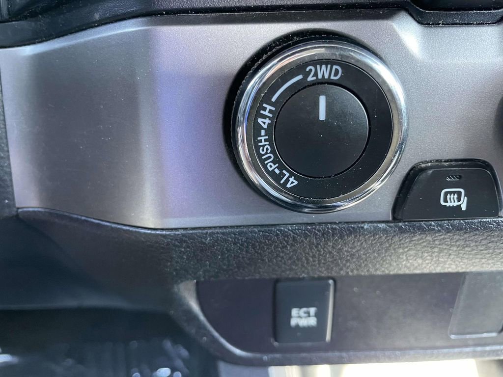 Used 2017 Toyota Tacoma SR5 w/ Tow Package image 41