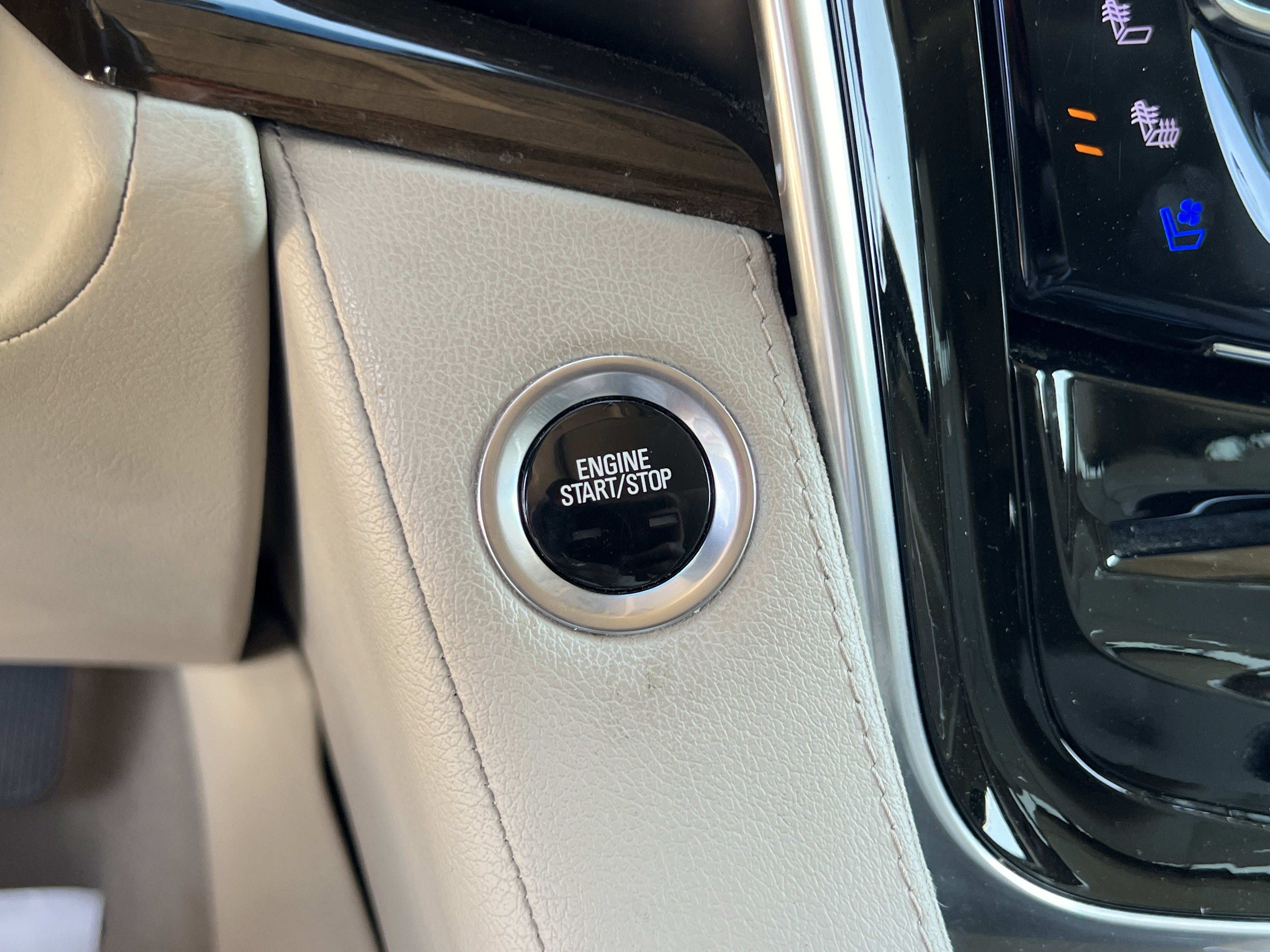 Used 2019 Cadillac Escalade ESV Luxury AWD/4WD image 20