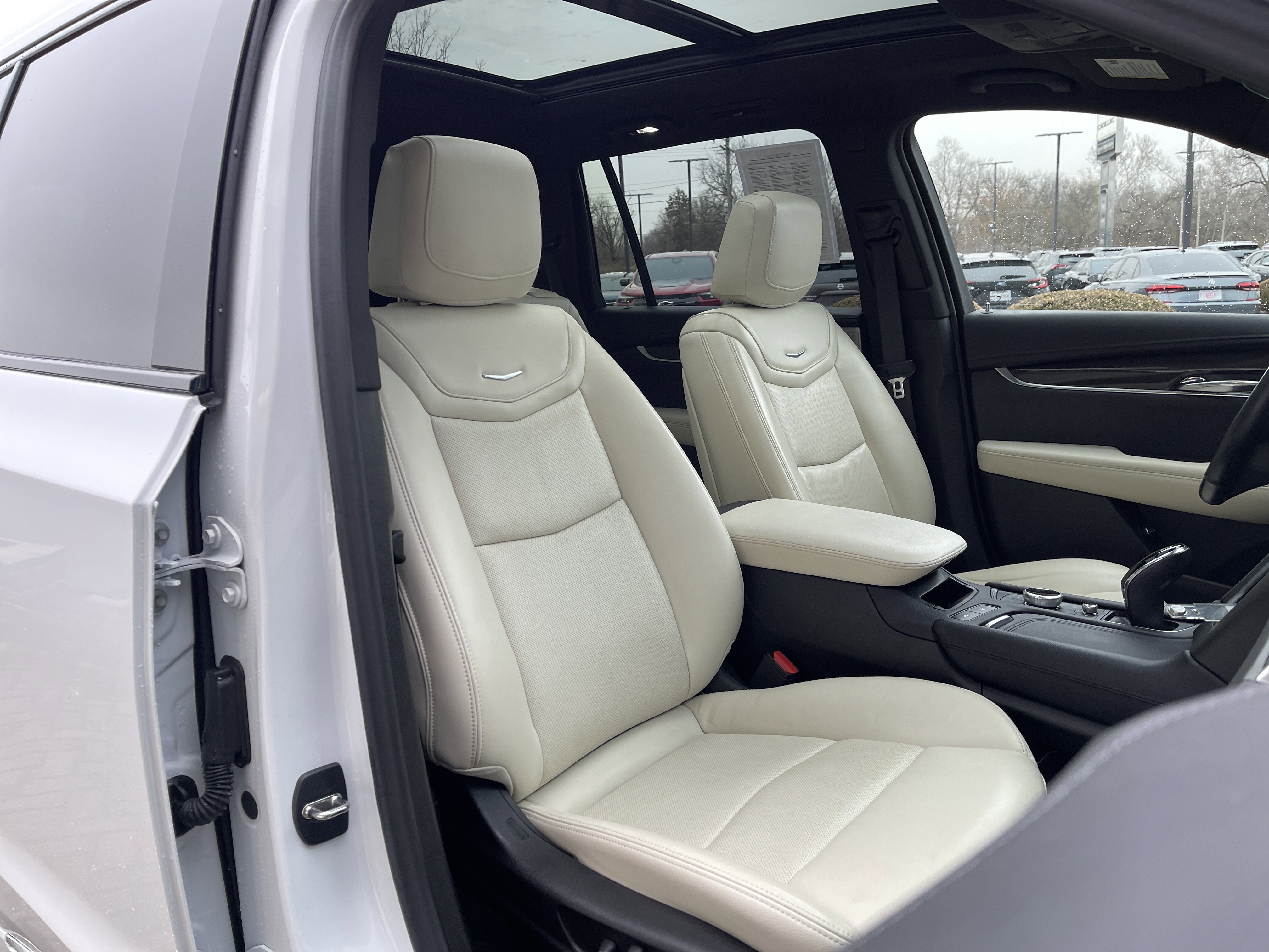 Used 2023 Cadillac XT6 Sport image 39