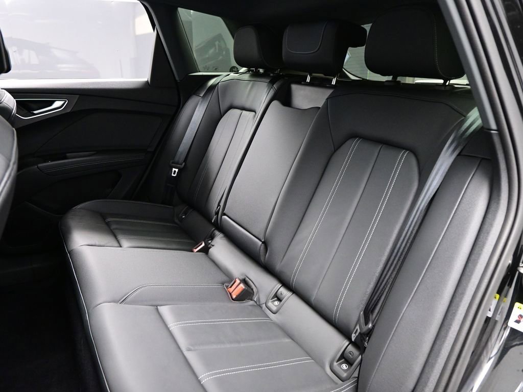 Used 2024 Audi Q4 e-tron Premium Plus w/ Premium Plus image 37