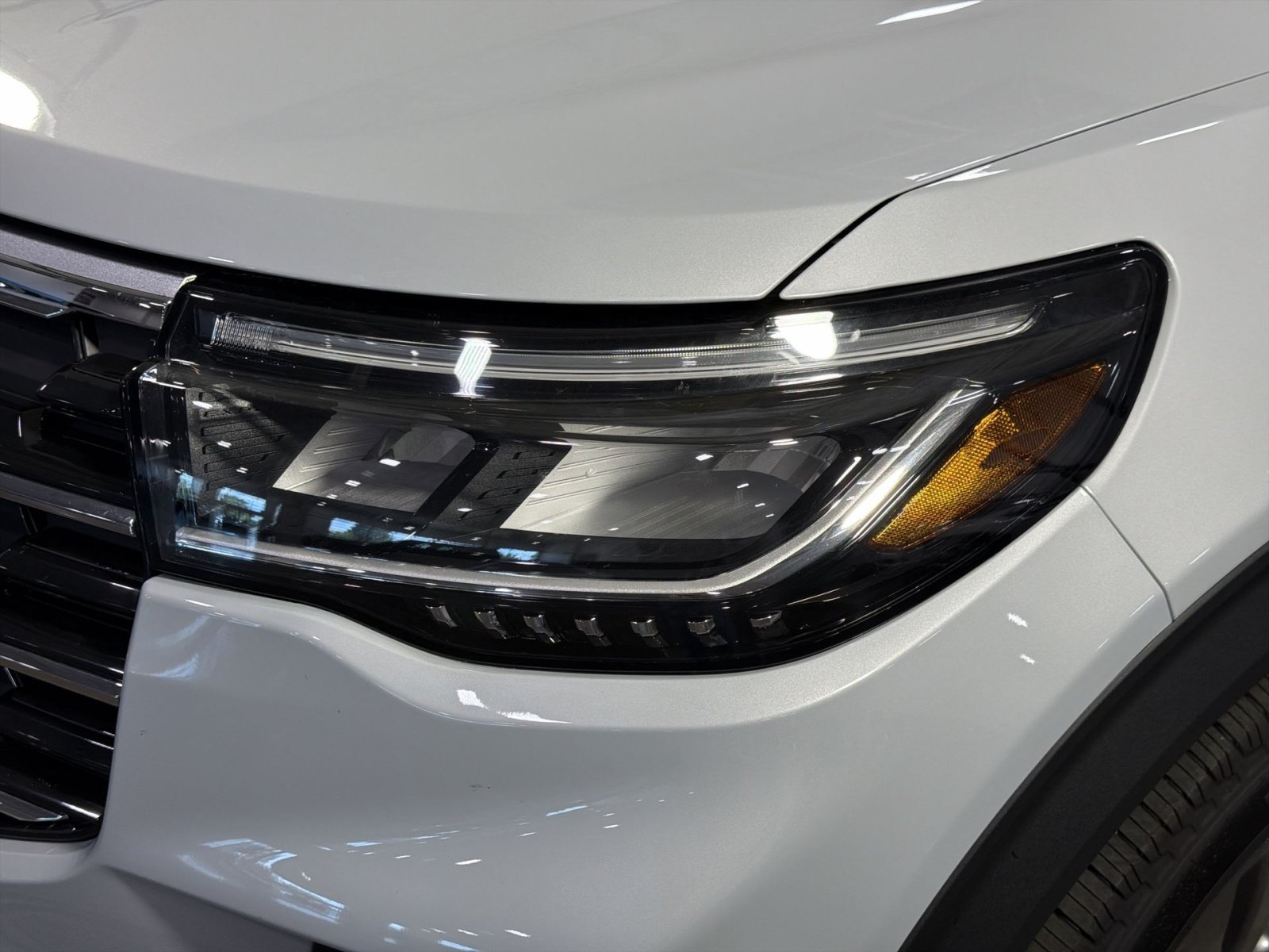 New 2026 Ford Explorer Active w/ Active Comfort Package AWD/4WD image 13