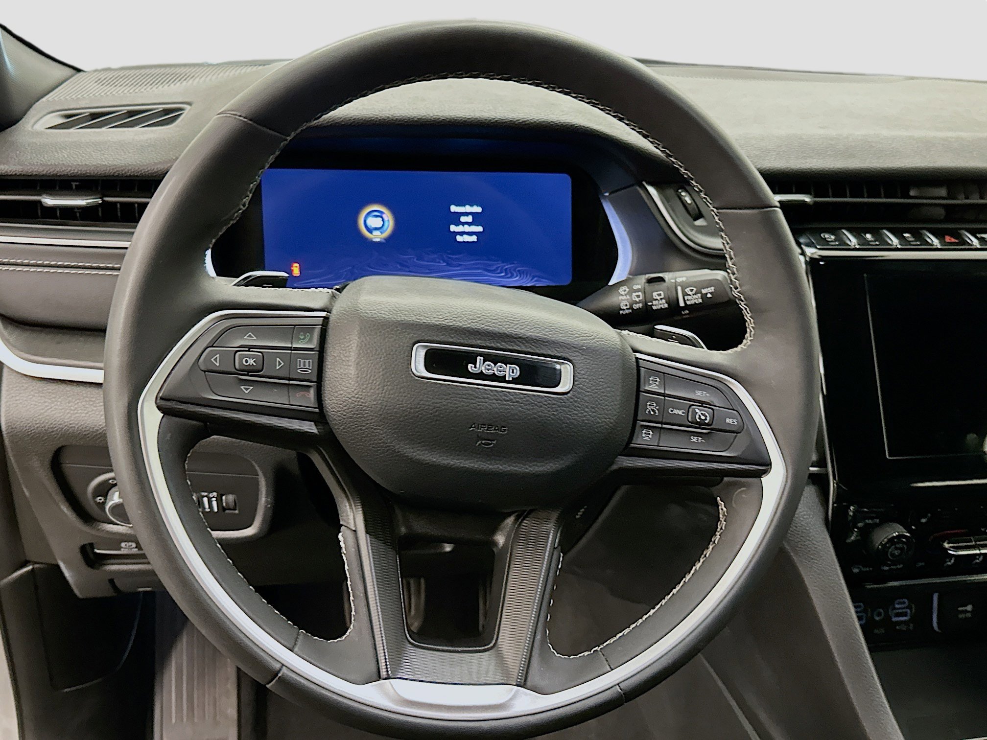 Used 2024 Jeep Grand Cherokee L Laredo image 18