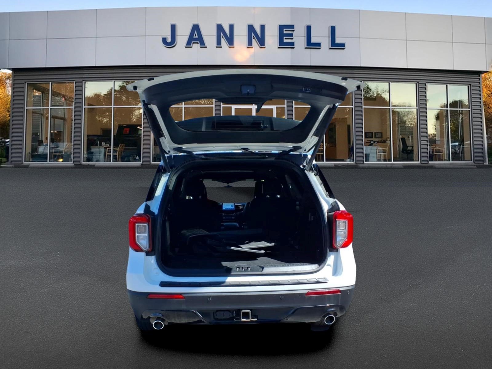 Used 2023 Ford Explorer ST-Line w/ Class IV Trailer Tow Package image 10