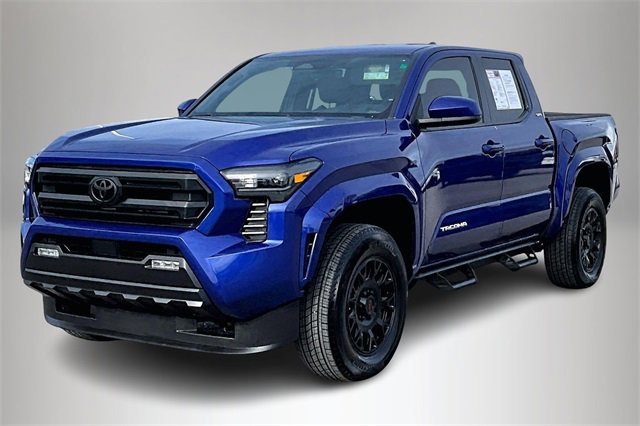 Used 2025 Toyota Tacoma SR5 image 2