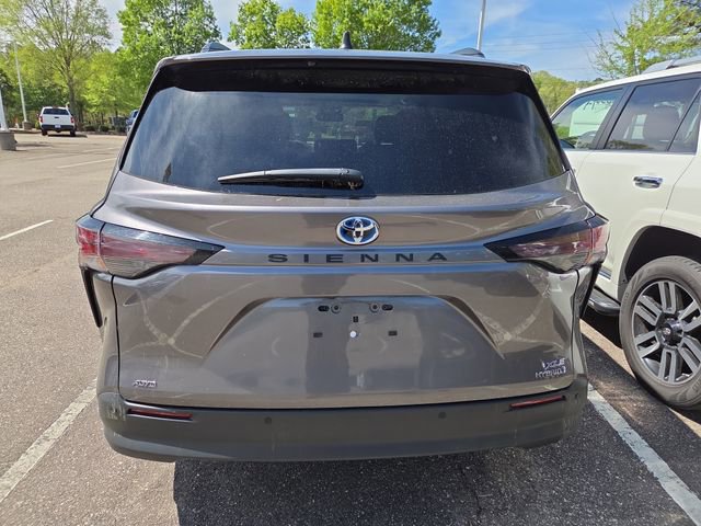 Used 2024 Toyota Sienna XLE w/ XLE Plus Package image 4