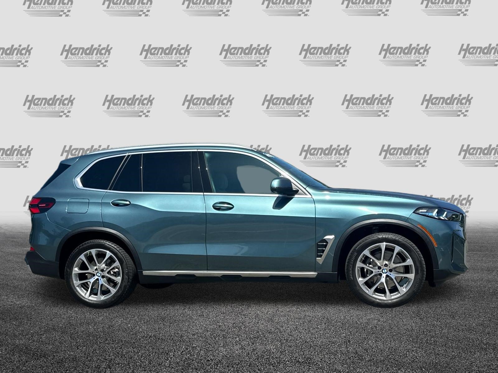 Used 2026 BMW X5 xDrive40i AWD/4WD image 3