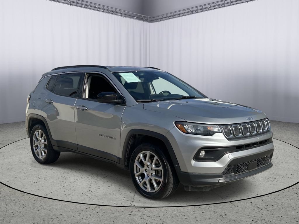Used 2022 Jeep Compass Latitude AWD/4WD image 5