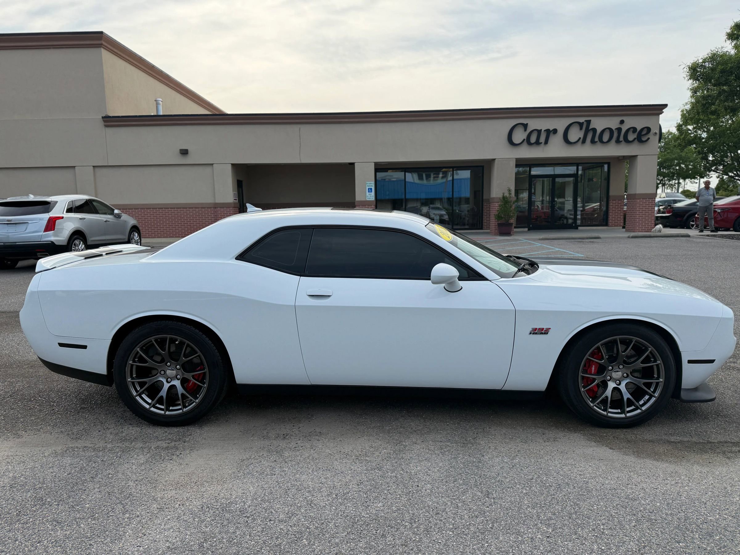 Used 2015 Dodge Challenger SRT image 6