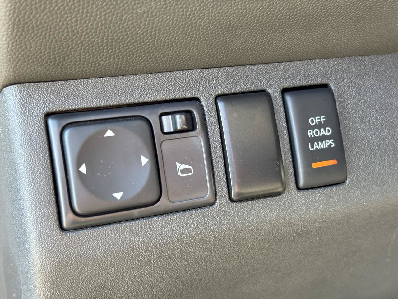 Used 2014 Nissan Xterra PRO-4X w/ Pro-4x Leather Package AWD/4WD image 18