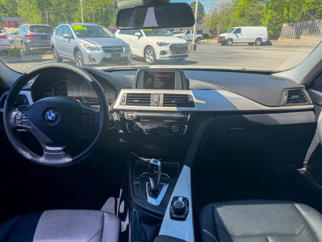 Used 2016 BMW 320i Sedan RWD image 7