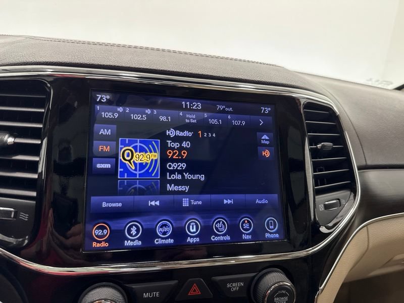 Used 2019 Jeep Grand Cherokee Overland AWD/4WD image 33