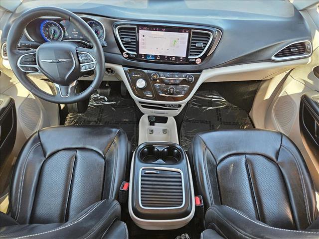 Used 2023 Chrysler Pacifica Touring-L image 22