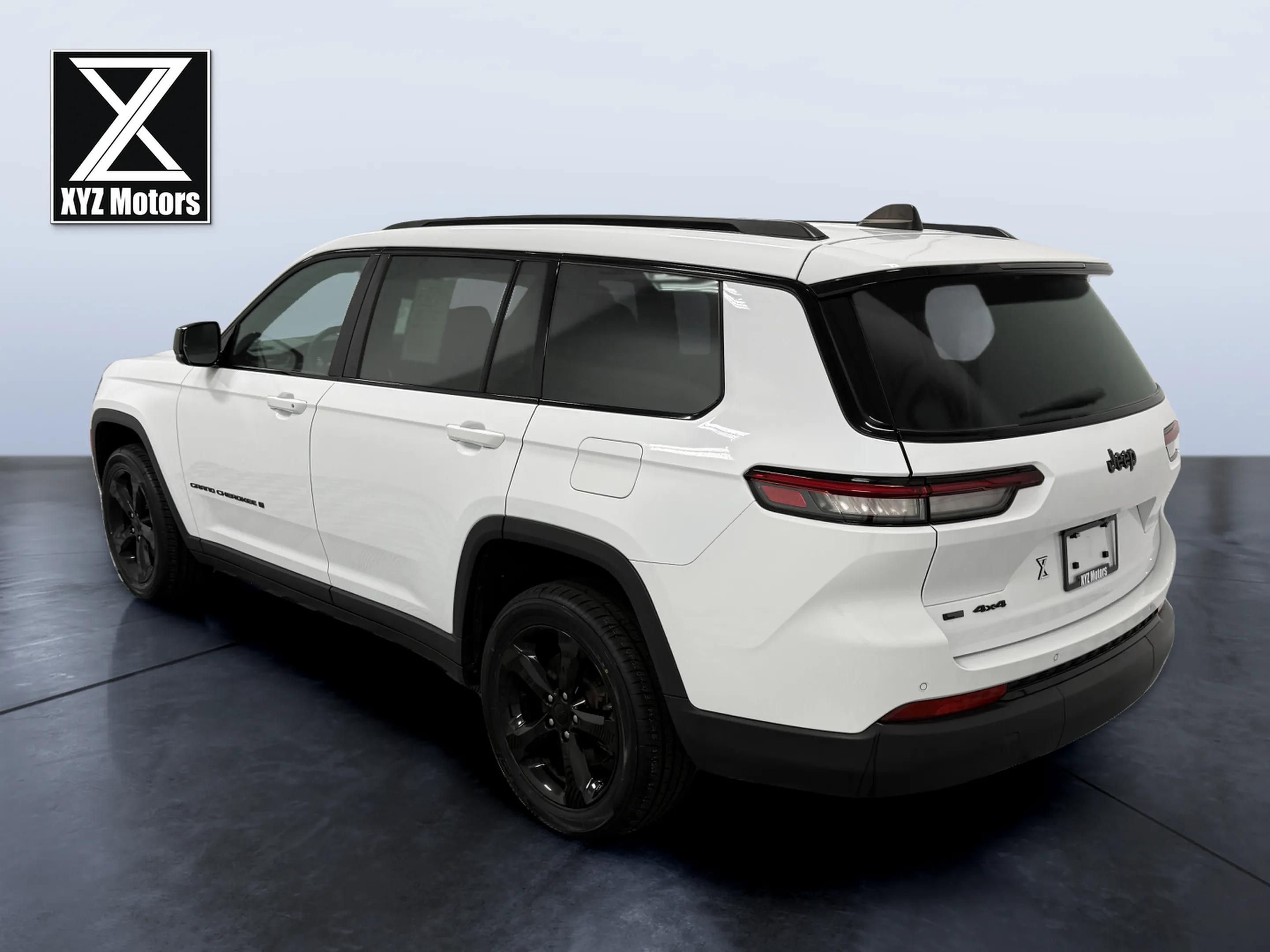 Used 2023 Jeep Grand Cherokee L Laredo AWD/4WD image 4