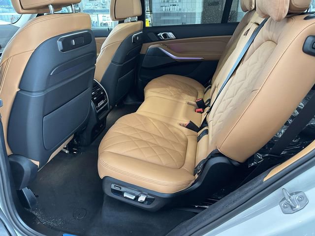 New 2026 BMW X7 xDrive40i image 8