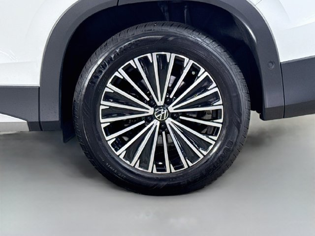 Used 2025 Volkswagen Tiguan S FWD image 36