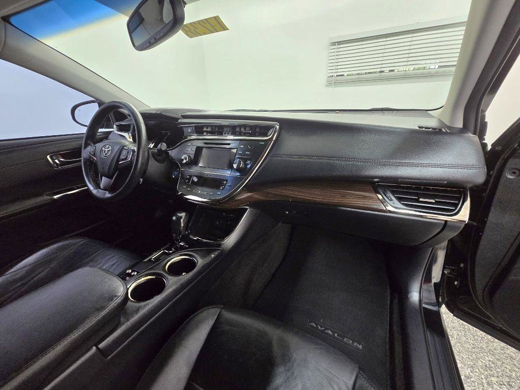 Used 2013 Toyota Avalon XLE Touring FWD image 21