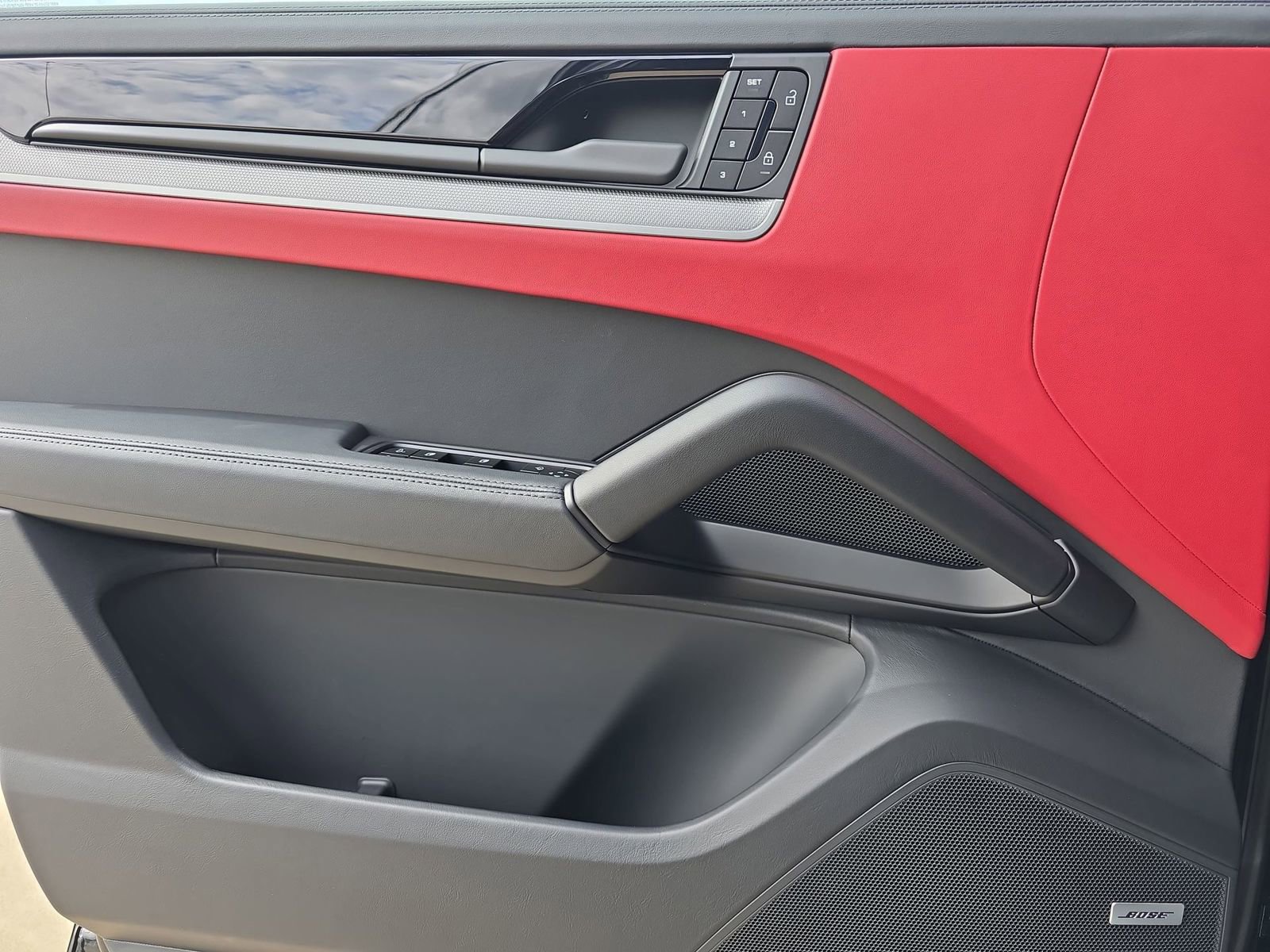 New 2026 Porsche Cayenne S image 21