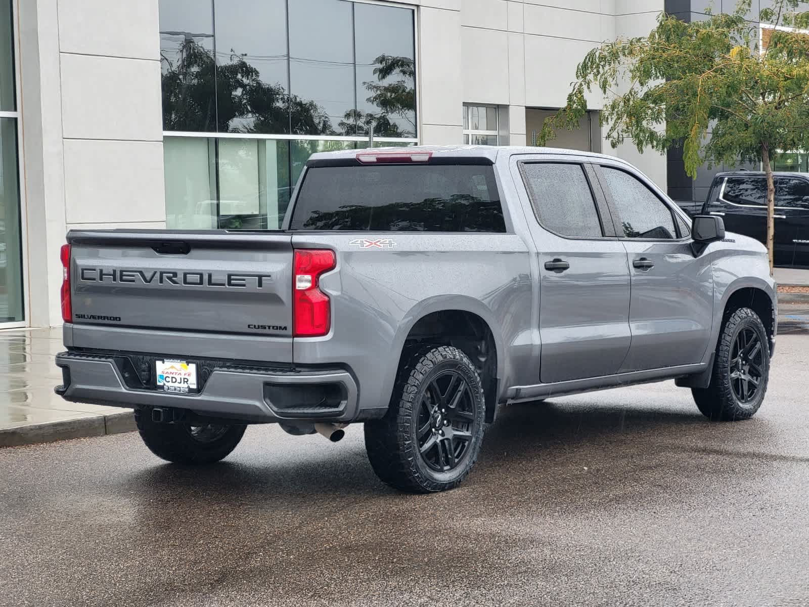 Used 2022 Chevrolet Silverado 1500 Custom w/ LPO, Blackout Package AWD/4WD image 5