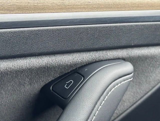 Used 2023 Tesla Model Y Long Range image 18