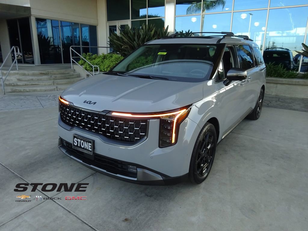 Used 2025 Kia Carnival SX Prestige image 3